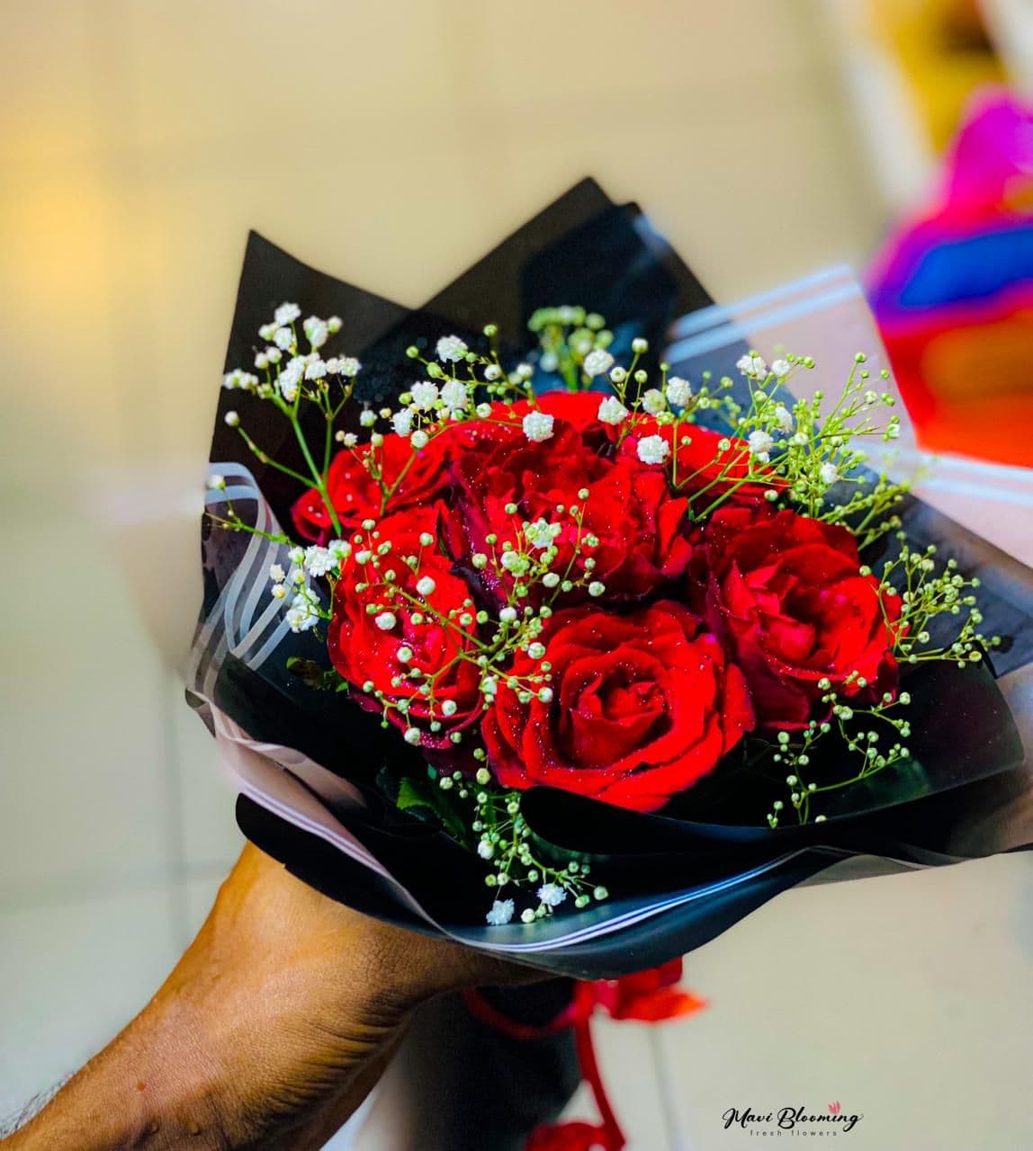Blossoming Seven Red Roses For My Love