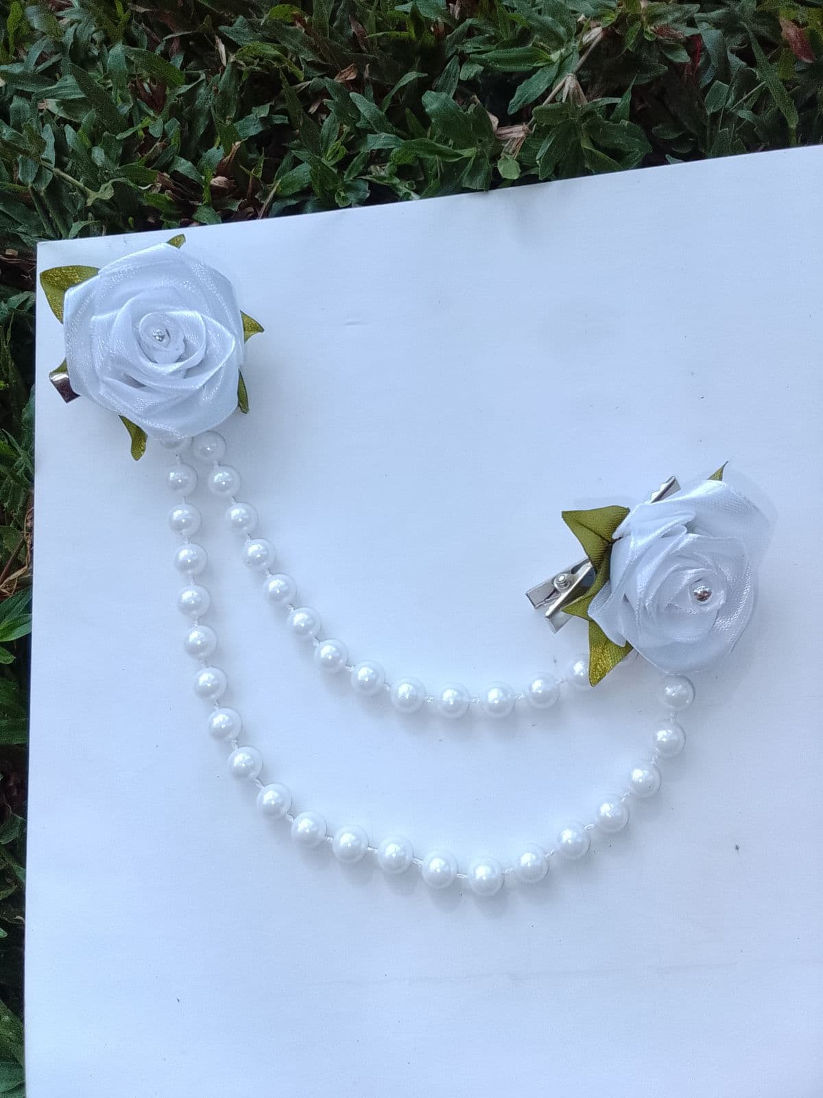 Handmade Rose Hair Clips – Elegant Pearl Chain Hair Accessories 🌹