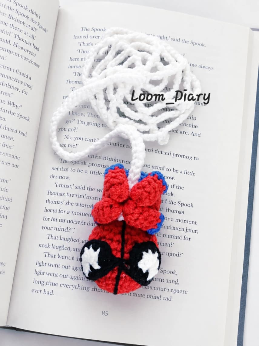 Handmade Crochet Spider-man & Spider-gwen Key Tag