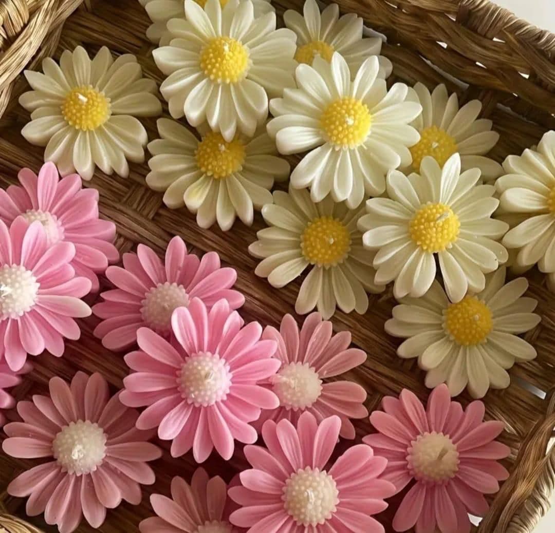 Daisy Flower Candle