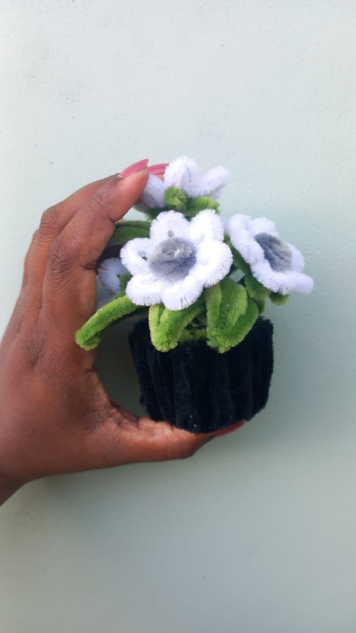 Tiny Pipe Cleaner Flower Vase