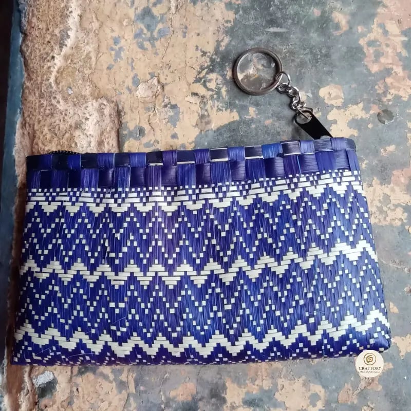 Handwoven Reed Purse with Keychain – Traditional Pan Craft